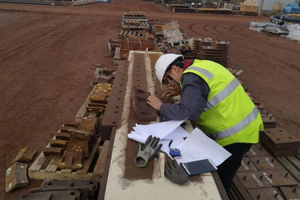 H&G engineer is checking and inspecting sag liners’ dimensions at Mining plant